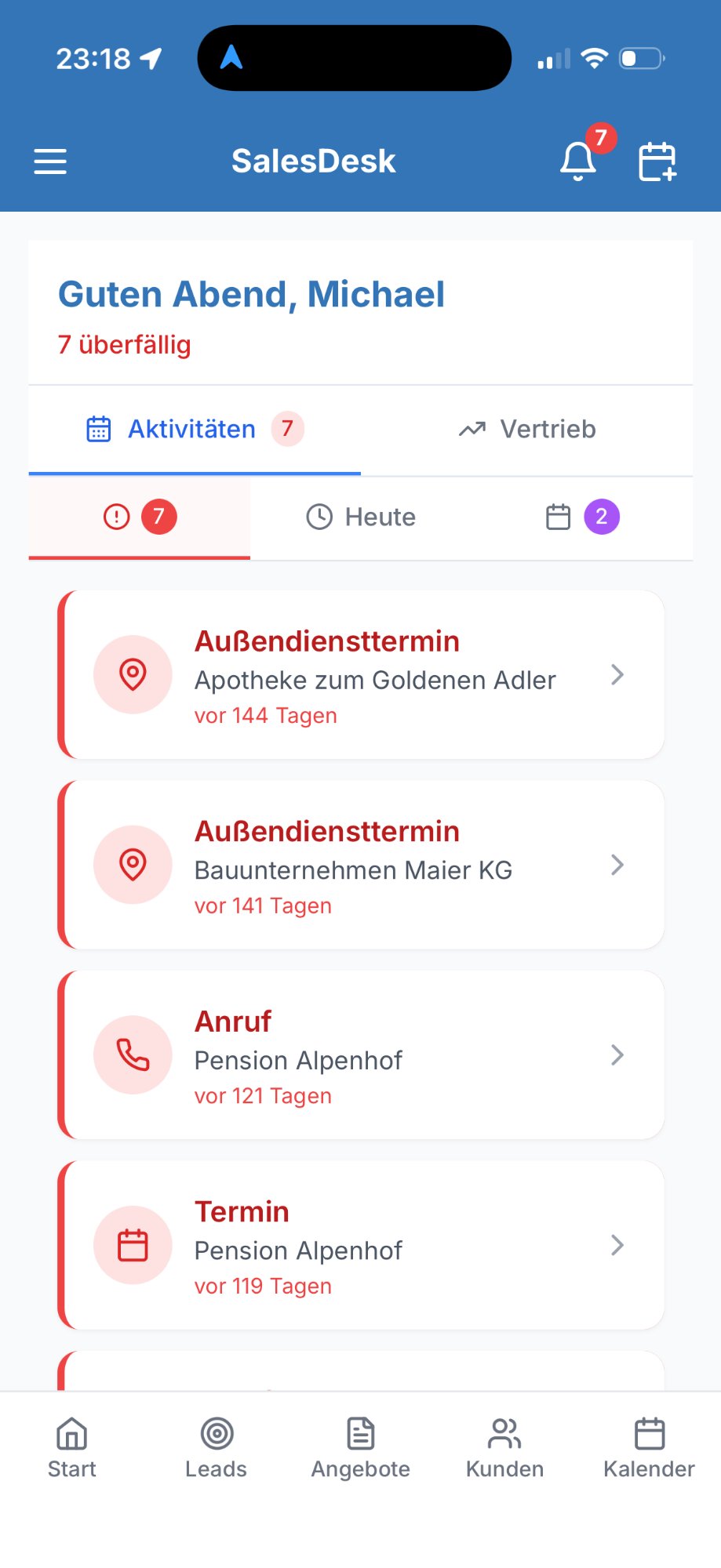 SalesDesk Dashboard auf iPhone – Überfällige Aktivitäten, Außendiensttermine und Anrufe in der mobilen Ansicht